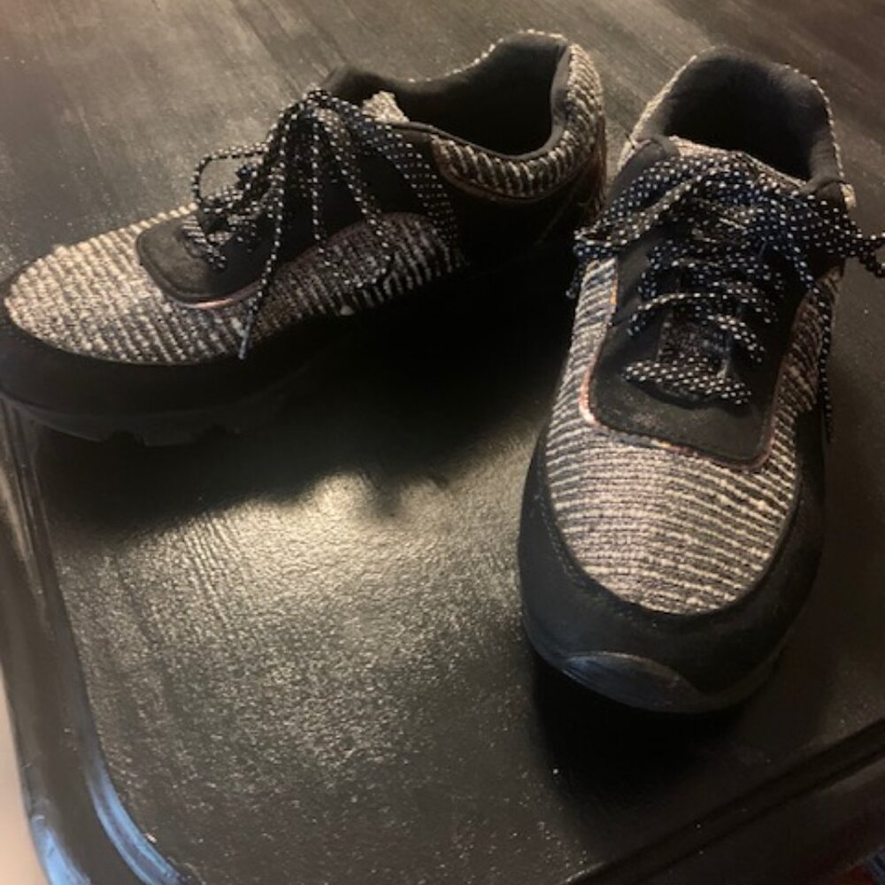 NEW - Sneakers with Bling! - Picture 2 of 9